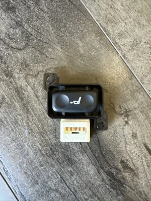 2014-2019 TOYOTA HIGHLANDER FRONT LEFT DRIVER POWER SEAT ADJUST OEM - Image 1 of 3