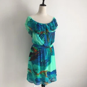 Vestido BEBE Verde Multicolor Floral Estampado de Hojas Hombro Recortado Espalda Talla Grande - Imagen 1 de 12