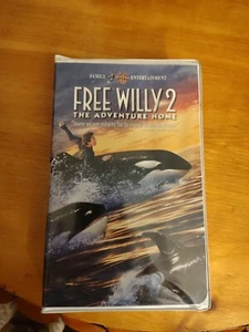 Free Willy 2: The Adventure Home (VHS, 1995, Clam Shell) - Picture 1 of 1