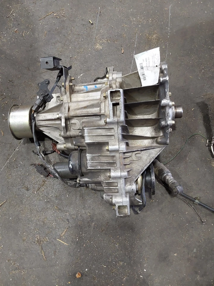 1999 - 2003 英菲尼迪 QX4 转移箱总成原始设备制造商 331002W511 — 第 1/4 张图片