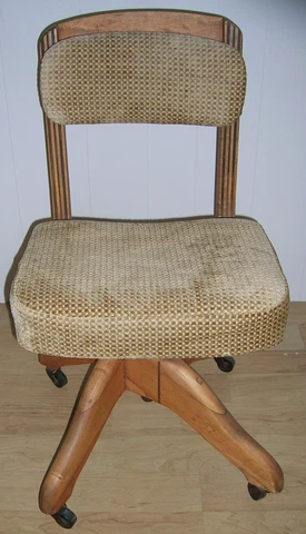 Vintage DOMORE adjustable task/desk chair. DOMORE CHAIR COMPANY Cover
