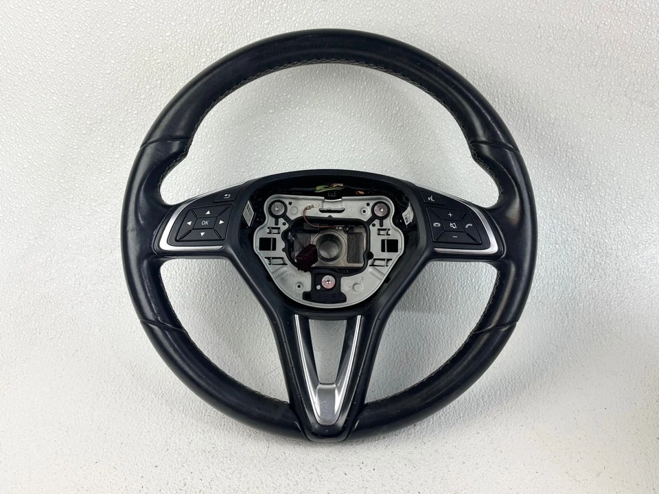 Volante de couro 17-19 INFINITI QX30 com pás de interruptor de controle OEM - Imagem 1 de 4