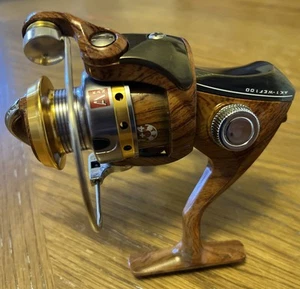 Macho AK1-WEF100 Speed Spool Wood Grain Gear Ratio 5.2:1 New Fishing Fish - Picture 1 of 16