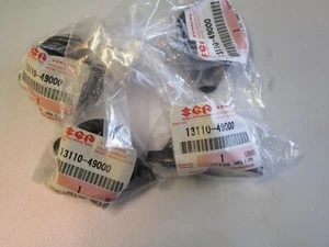 Passend für Suzuki GS850 GN 79 Vergaser an Kopf Einlasskautschuke, Set 4, Suzuki Original Teile - Bild 1 von 1