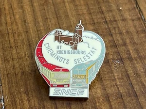 a  PIN PINS TRAIN WAGON SNCF HAUT KOENIGSBOURG SELESTAT - Imagen 1 de 1