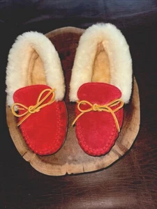 Minnetonka rot Glitzer Mokassin Hausschuhe Damengröße 6,5 - Bild 1 von 6