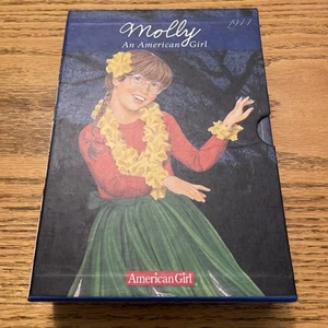 Molly : Meet Molly; Molly Learns a Lesson; Molly's Surprise; Happy Birthday,... - Foto 1 di 6