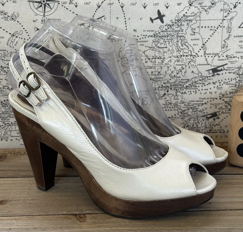 SIGUIENTE Tacones de madera con plataforma de cuero con tira trasera blancos retro años 50 talla 7 Foto 1 de 4