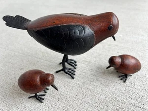 Vintage handgeschnitzte Vogelfamilie aus Holz - 3er Set - Mid Century Volkskunst Deko - Bild 1 von 7