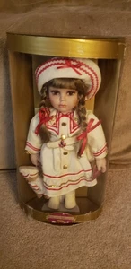 Porcelain doll 18 1/2" tall in box - Imagen 1 de 8