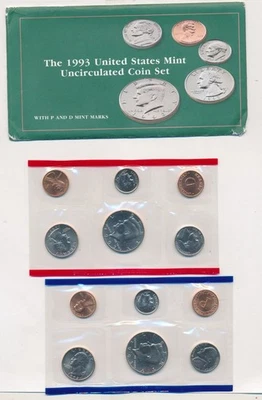 1993 US MINT UNCIRCULATED COIN SET P D - Image 1 of 2