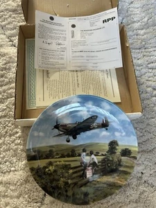 Royal Doulton ‘Spitfire Coming Home’ plate - Picture 1 of 2