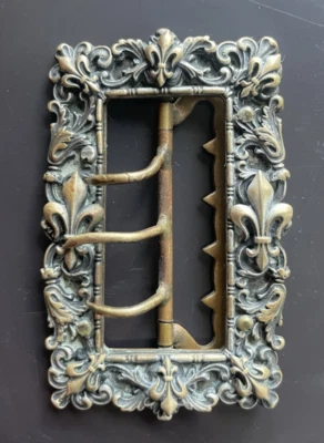 Boucle de ceinture Ancienne décor Royaliste Fleur De Lys en Bronze  - Photo 1/4