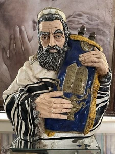 Rabbi statue holding a bible Signed 1972’S ( Very Beautiful )( see description ) - Picture 1 of 24