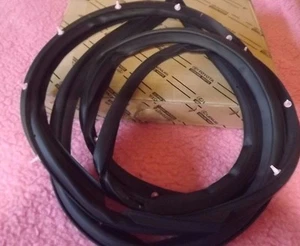 TOYOTA LANDCRUISER RUBBER DOOR SEAL FRONT LEFT LANDCRUISER 80 NEW GENUINE - Picture 1 of 2
