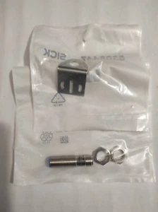 Sick IME12-04BPSZCOK art.1040763 Sensore Induttivo M12 10..30Vdc Sn:4mm + Staffa - Foto 1 di 2