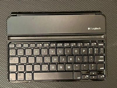 Capa teclado ultrafina sem fio Logitech para iPad Mini 820-005525 -Preta - Imagem 1 de 4