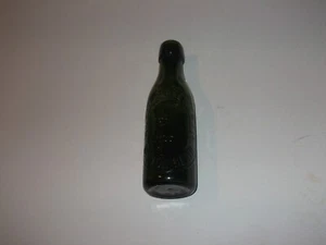 Seltene Newton Heath Vintage Flasche Wilson's Brewery Ltd. "Sea Monster", dunkelgrün - Bild 1 von 6
