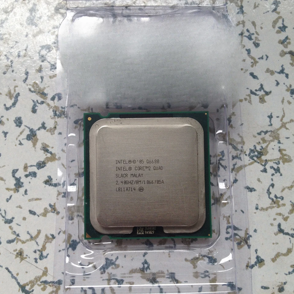 Intel Core 2 Quad Q6600 2.4 GHz 1066 MHz 8 MB Quad-Core Processor Socket 775 - Image 1 of 1