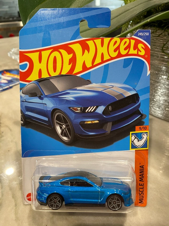 Hot Wheels Ford Shelby GT350R Blu Diecast 1:64 Scala Muscle Mania #9/10 Nuovo - Immagine 1 di 1