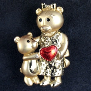 VINTAGE DANECRAFT MOMMA  AND BABY BEAR GOLD TONE BROOCH PIN ENAMELED RED HEART - Picture 1 of 4