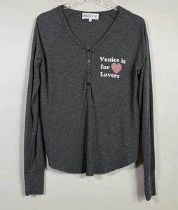 Wildfox Shirt Damen XS grau Waffelstrick Thermo Henley Venice Lovers Grafik - Bild 1 von 6