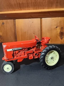 Vintage Ertyl 8" International Tractor 1363 Red Very Good Condition 13 - Picture 1 of 9