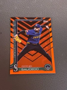 2025 Topps Update US226 Tayler Saucedo Orange Holiday Foil Mariners - Picture 1 of 2