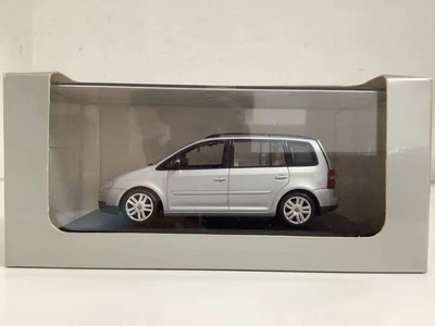 Minichamps 1/43 Volkswagen Prima Generazione Touran GLI E FSI 2003-2006 Model... - Immagine 1 di 4