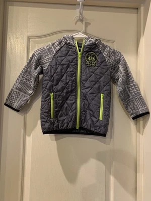 SUDADERA CON CAPUCHA DISNEY STAR WARS NIÑOS TALLA 5 USADA EN EXCELENTE ESTADO Foto 1 de 3