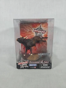 Figurina Breyer PBR Collectibulls Mudslinger Bull 2004 nuova scatola danneggiata - Foto 1 di 7