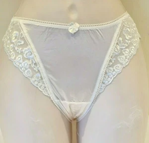 Pack de 3 calzoncillos bragas Little Woman talla 12 con ribete de encaje floral beige - Imagen 1 de 12