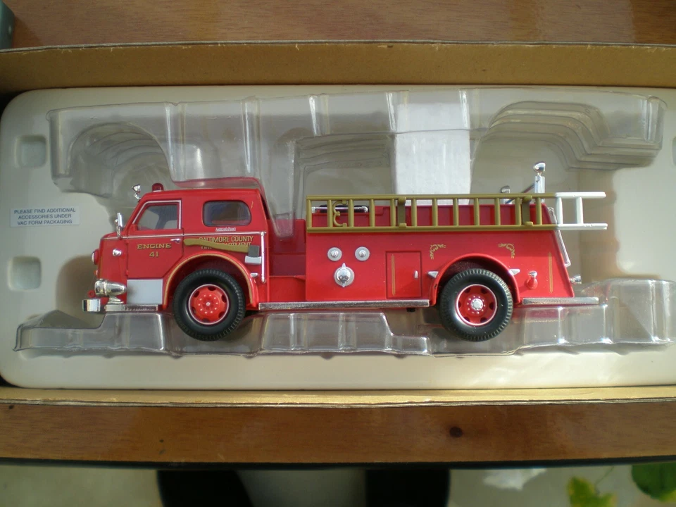 Corgi US53505 ALF 700 Closed Cab Fire Department - Image 1 of 1