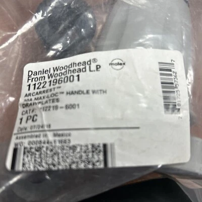 Daniel Woodhead L.P. Arcarrest ARC 30A MAX-LOC HANDLE WITH DRAWPLATES Molex 30  - Image 1 of 2