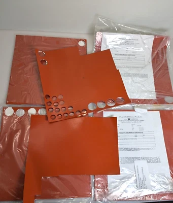 Surtido de láminas de goma de silicona roja: 50 Duro, 12" de largo x 12" de ancho x 1/8" de grosor Foto 1 de 4