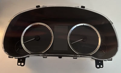Cuadro de instrumentos/grupo de indicadores Lexus IS200t Foto 1 de 3
