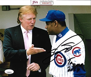 SAMMY SOSA signed (CHICAGO CUBS) 8x10 Foto TRUMP 2024 mit COA JSA WB550775 PROOF - Bild 1 von 2