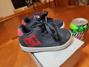 DC Shoes Low Top Black Red Size 6T Toddler Skater Sneakers 302663 Skate - Picture 1 of 10