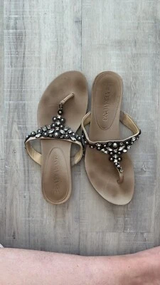 Vera Wang Bridal Collection Leather Crystal Flat Thong Sandal Grey Size 8 - Image 1 of 4