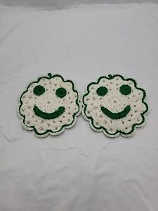 2 Crocheted Happy Face Potholders Smiling Smiley Pot Holder White And Green