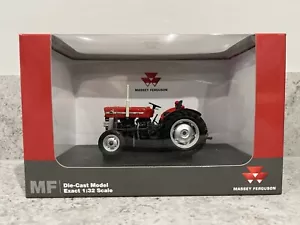 Universal Hobbies - Massey Ferguson 135 Tractor - 1:32 Scale - UH2785 - New/Mint - Picture 1 of 4
