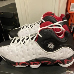 Size 10- Men NIKE Air Jordan Jumpman Team ll White/Red (DZ7294 101 ) - Picture 1 of 6