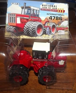 ERTL International 4786 4WD Tractor 2015 National Farm Toy Show 1/64 NIB - Picture 1 of 1