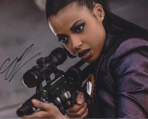 ELLA BALINSKA SIGNIERTES CHARLIE'S ANGELS 8X10 FOTO - Bild 1 von 1