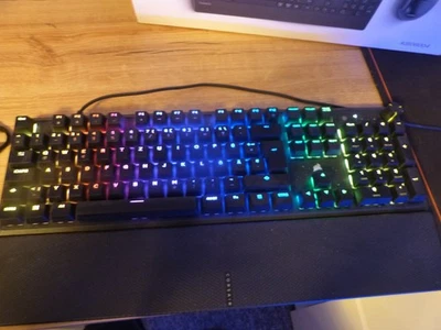 CORSAIR K70 CORE RGB Gaming Tastatur Mechanisch MLX Red Linear kabelgebunden OVP - Bild 1 von 4