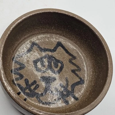 Художественная керамика черный котенок кошка блюдо для воды миска домашнее животное ремесленник подпись студия  - Изображение 1 из 4