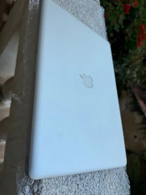 Macbook pro 17 inizio 2009 - 2,66GHz intel core 2 duo - 8GB - SSD 500GB - Immagine 1 di 4