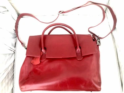 QUALITY GENUINE CATWALK RED LEATHER CROSS BODY HANDBAG  BAG - Image 1 of 4