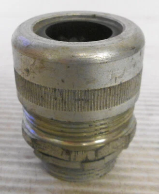 Cutler-Hammer Steel Cord Grip 1-1/4" Threads 1.1" Sealing Grommet - Image 1 of 3