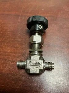 SS-OKS2 VÁLVULA SWAGELOK 1/8 Inoxidable ——————SWAGELOK ----------------- COMO NUEVO OEM - Imagen 1 de 4